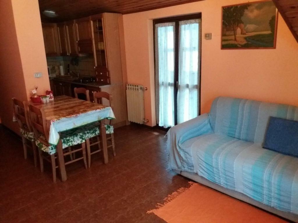 Casa Lily Apartment Lombro Ngoại thất bức ảnh
